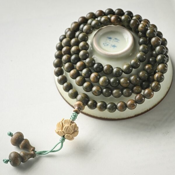 108 Green Sandalwood Mala Lotus Pendant for Emotional Balance