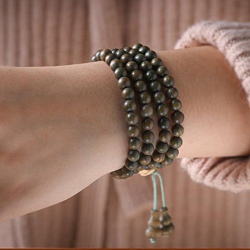 108 Green Sandalwood Mala Lotus Pendant for Emotional Balance